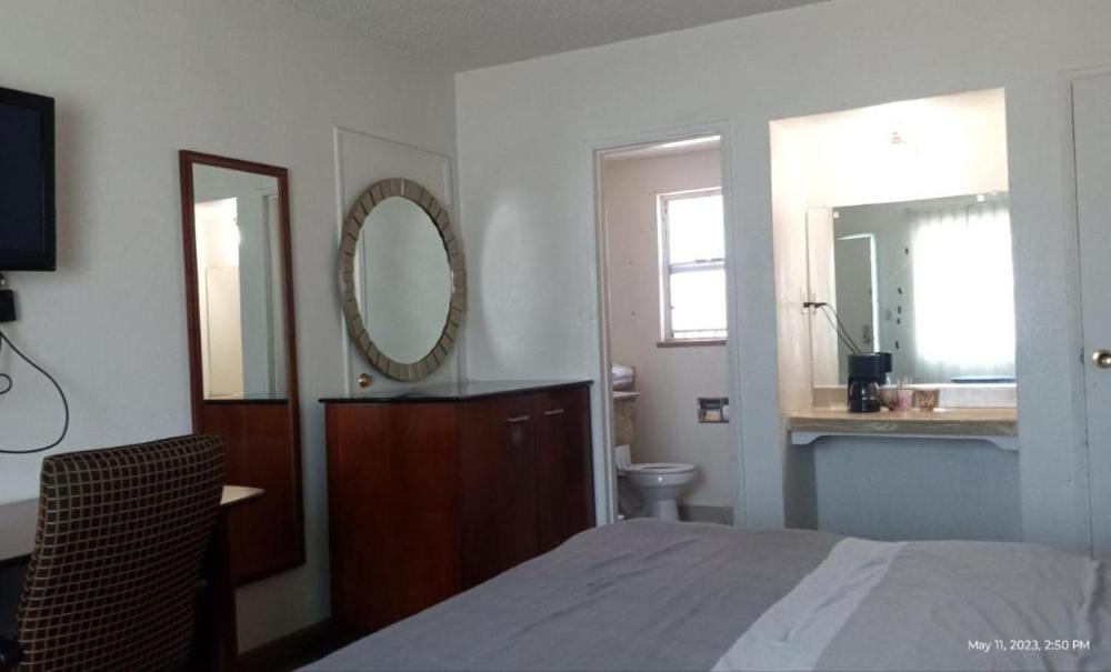 Travelers Beach Inn